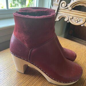 Swedish Hasbeens Shearling Lined Leather Clog Boots - Size 39